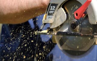 Piła pneumatyczna – precyzyjne cięcie w trudnych warunkach