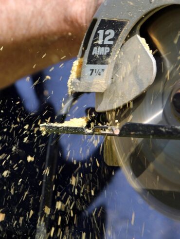 Piła pneumatyczna – precyzyjne cięcie w trudnych warunkach