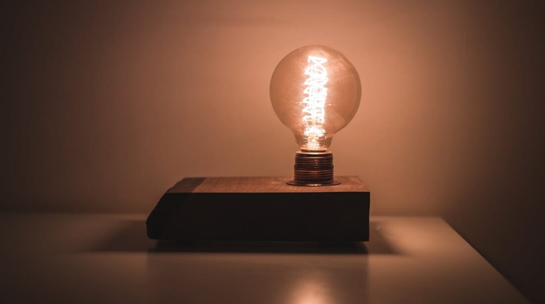 Na czym polega zamrożenie cen prądu dla firm