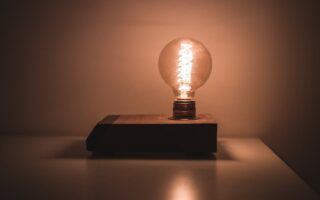 Na czym polega zamrożenie cen prądu dla firm