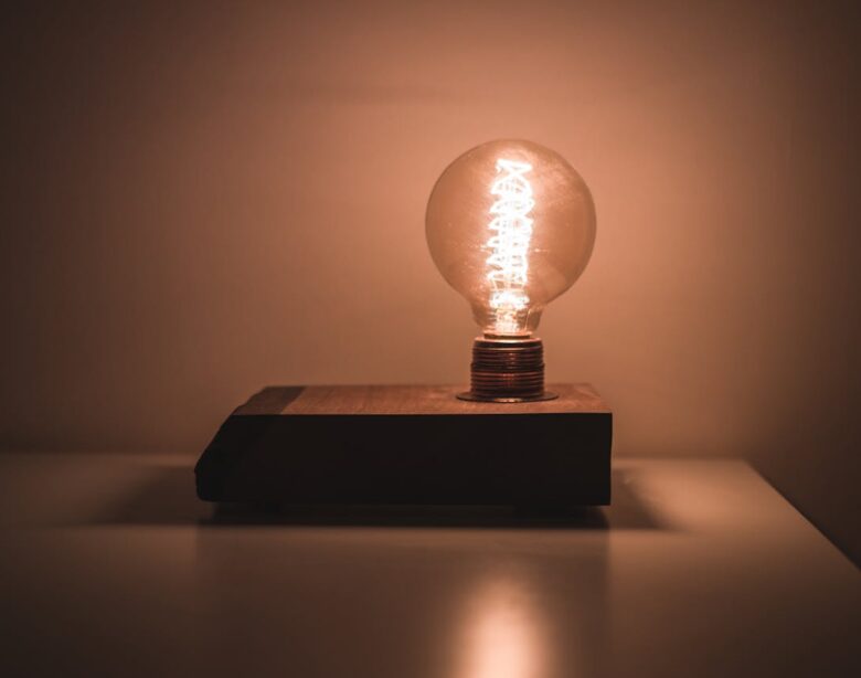 Na czym polega zamrożenie cen prądu dla firm