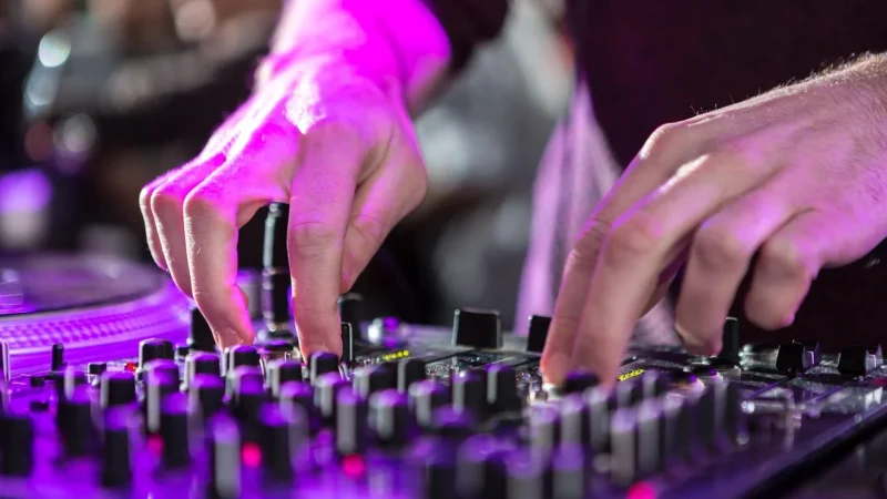 Behringer Xenyx 1202