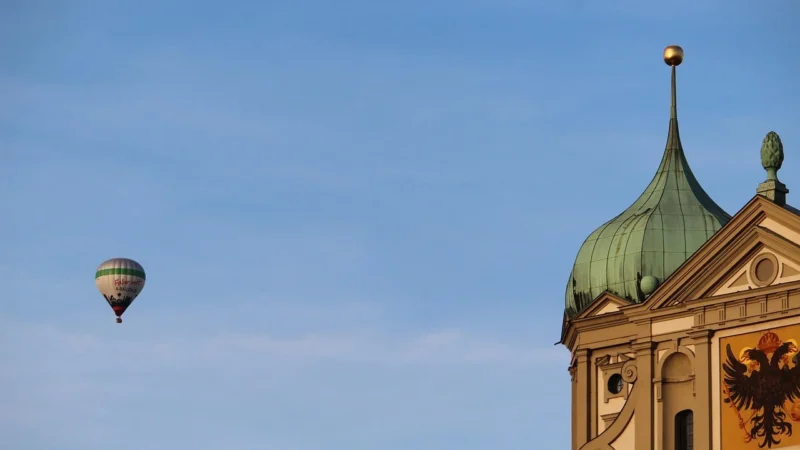 Fototapety.Pl Balony Nad Miastem Most Palmy Okleina Na Ścianę 250x250cm Fizelina