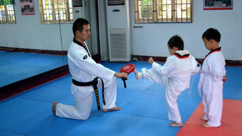 Fototapety.Pl Karate Trening Fototapeta Samoprzylepna 250x250cm Fizelina