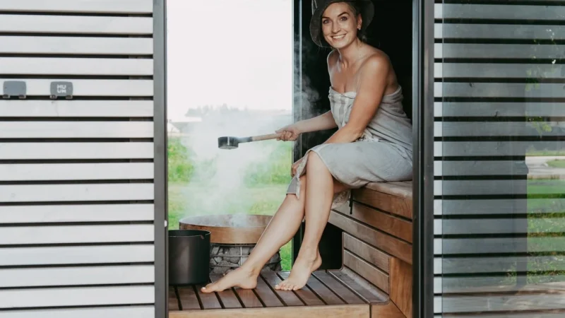Fototapety.Pl Kobieta Ręcznik Woda Fitness Fototapeta Samoprzylepna 250x250cm Fizelina