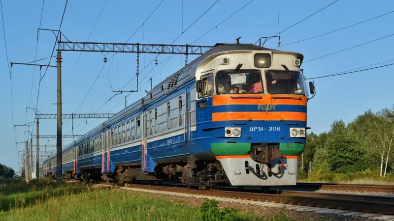 Fototapety.Pl Lokalny Pociąg W Rosji Fototapeta Na Ścianę 250x250cm Fizelina