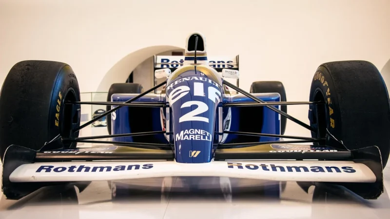 Fototapety.Pl Samochód Formuły 1 Droga Światła Fototapeta Samoprzylepna 250x250cm Fizelina