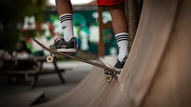 Fototapety.Pl Skatepark Deskorolka Zabawa Sport Fototapeta Samoprzylepna 250x250cm Magicstick