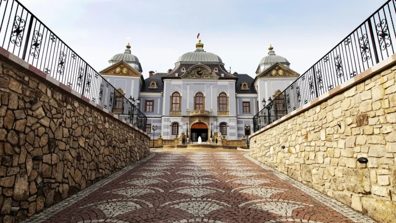 Fototapety.Pl Szkocja Podwórze Salon Fryzjerski Dom Fototapeta Samoprzylepna 250x250cm Magicstick