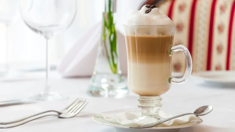 Villeroy&Boch Ella Partially Gold Plated łyżeczka do longdrinków lub latte macchiato długość 201mm 12-6351-0600