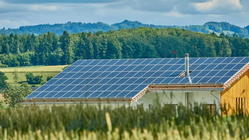 Zalety i Wady Fotowoltaiki jako Odnawialnego Źródła Energii